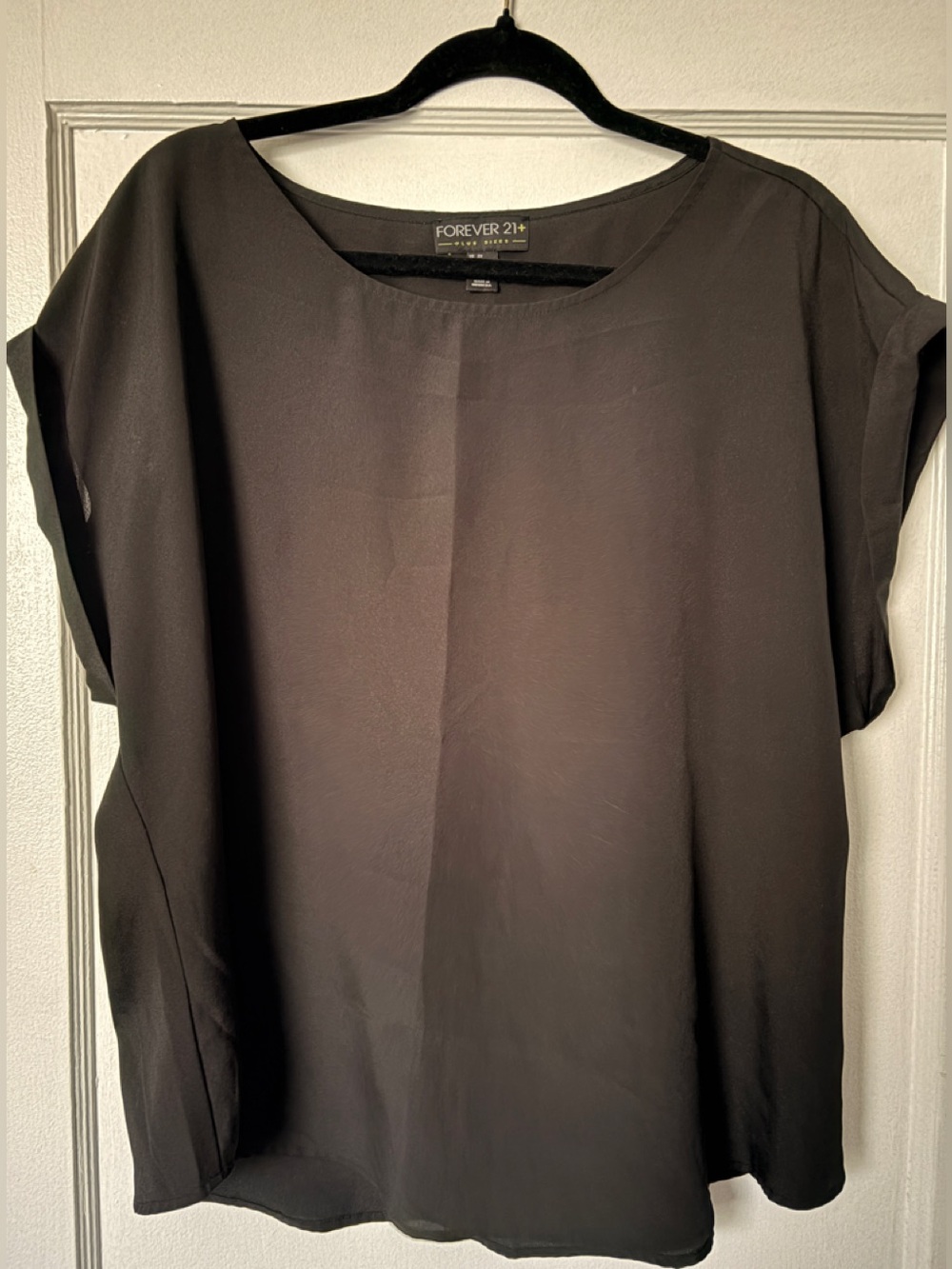 Forever 21 Black Short Sleeve Scoop Neck Blouse